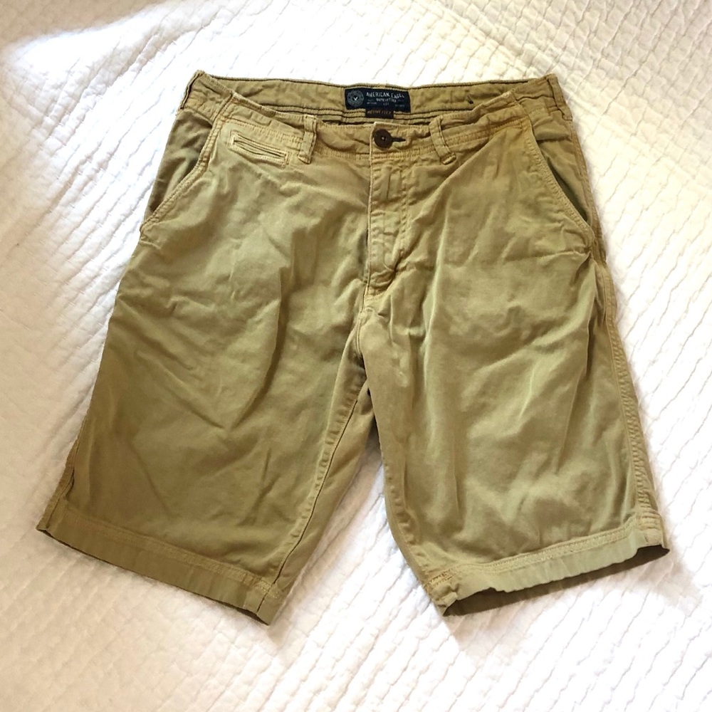American eagle active flex khaki shorts